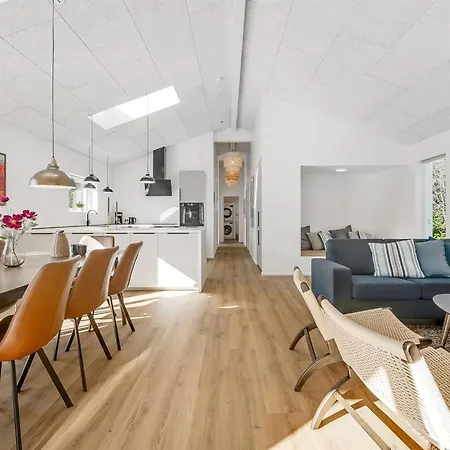 Assa - 500m From The Sea By Interhome *
