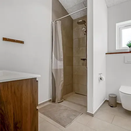 Assa - 500m From The Sea By Interhome
